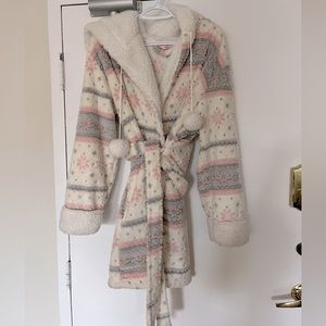 La Vie en Rose Short Hooded Bathrobe